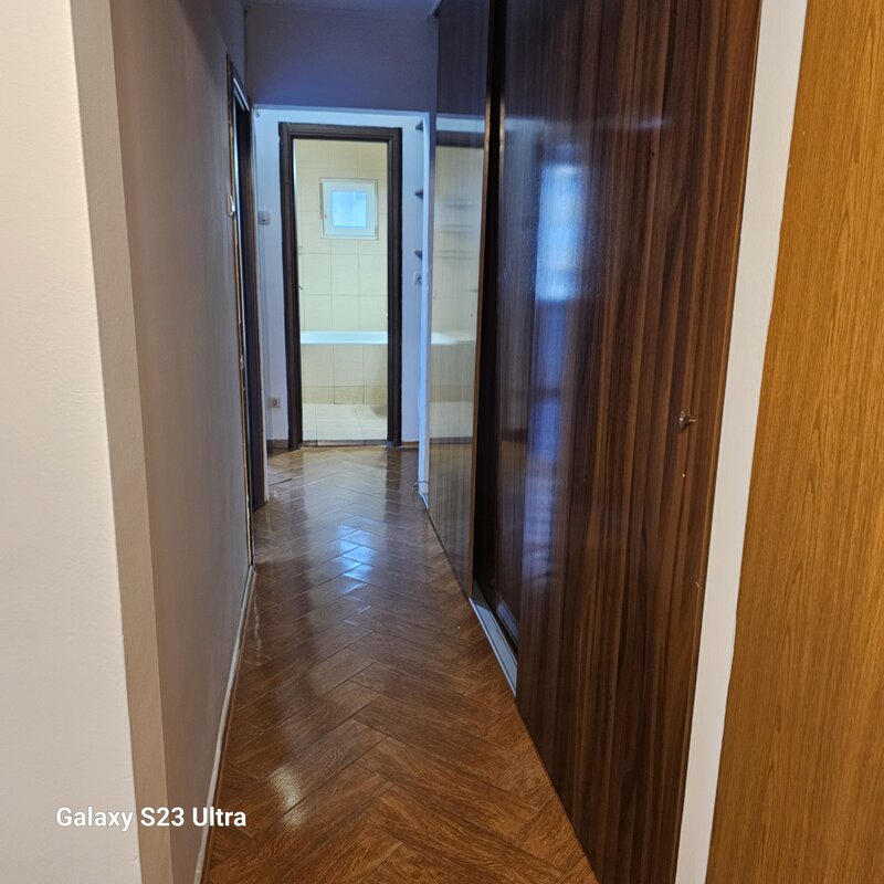 Titan, Metrou 1 Decembrie 1918,